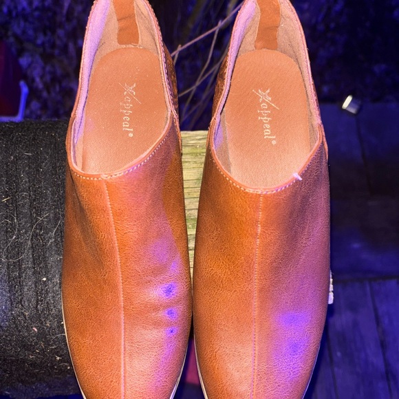 XAppeal Ankle BootiesNEW - Picture 4 of 8